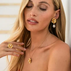 Blossom Ring / Crystal (Guld)>Caroline Svedbom