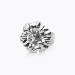 Blossom Ring / Crystal (Rhodium)>Caroline Svedbom Online