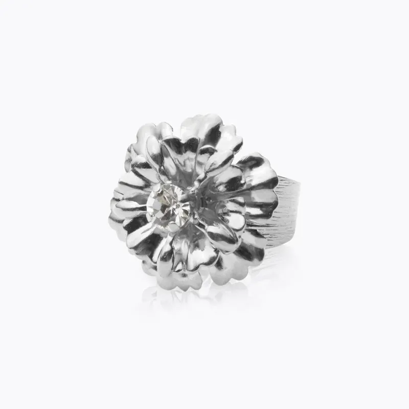 Blossom Ring / Crystal (Rhodium)>Caroline Svedbom Online