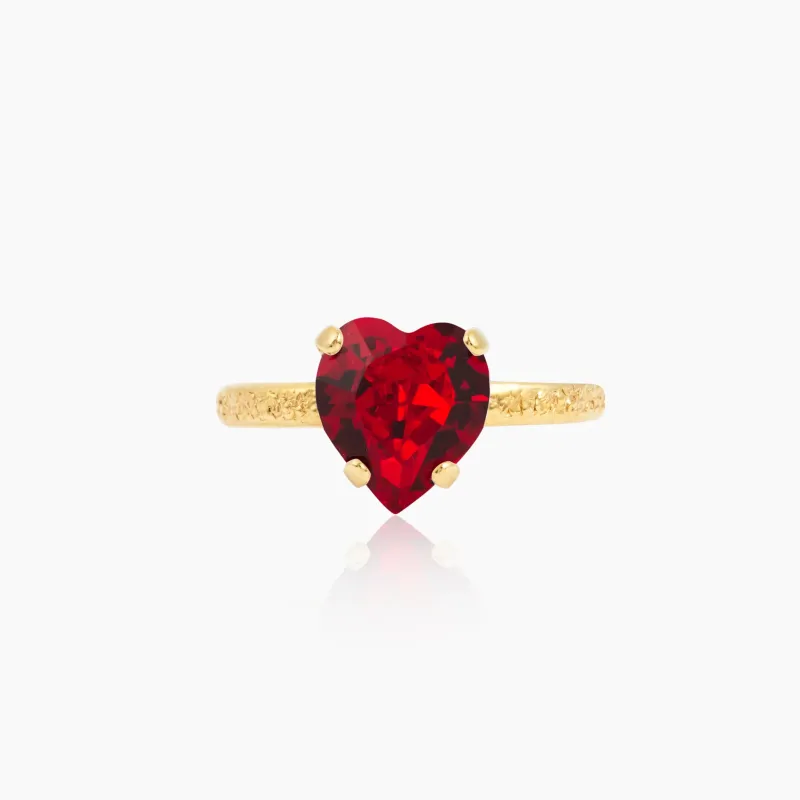 Caroline Svedbom Heart Ring / Light Siam – Guld>Caroline Svedbom Ringar Outlet