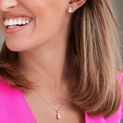 Love Pearl Halsband / Pearl + Crystal (Guld)><noscript><img width=
