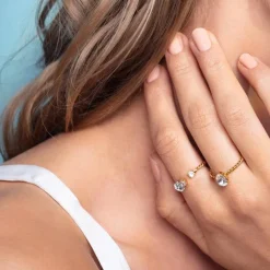 Niki Ring Guld / Crystal>Caroline Svedbom New