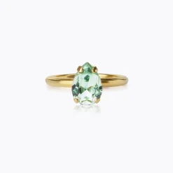 Petite Drop Ring / Chrysolite (Guld)>Caroline Svedbom Hot