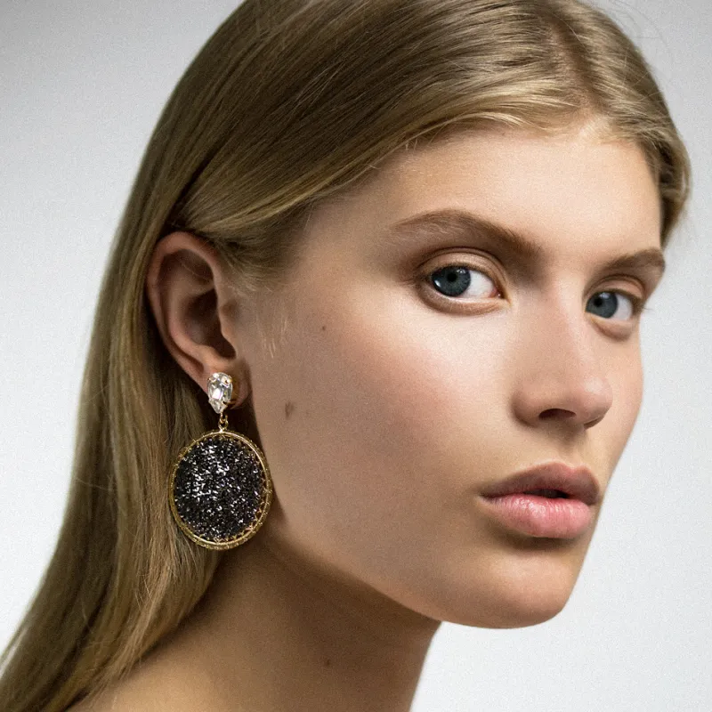 Örhängen Alexandra Crystal Rocks Metallic Light (Rhodium)>Caroline Svedbom New