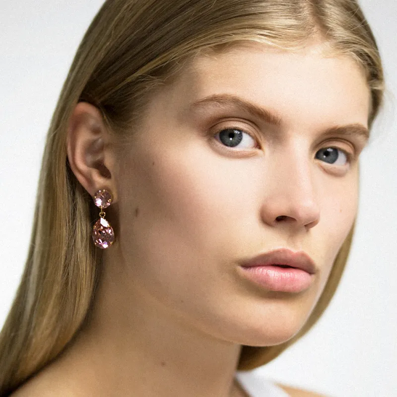 Örhängen Classic Drop Silk (Guld)>Caroline Svedbom Best