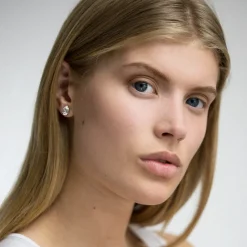 Örhängen Petite Drop Stud Vintage Rose (Rhodium)>Caroline Svedbom