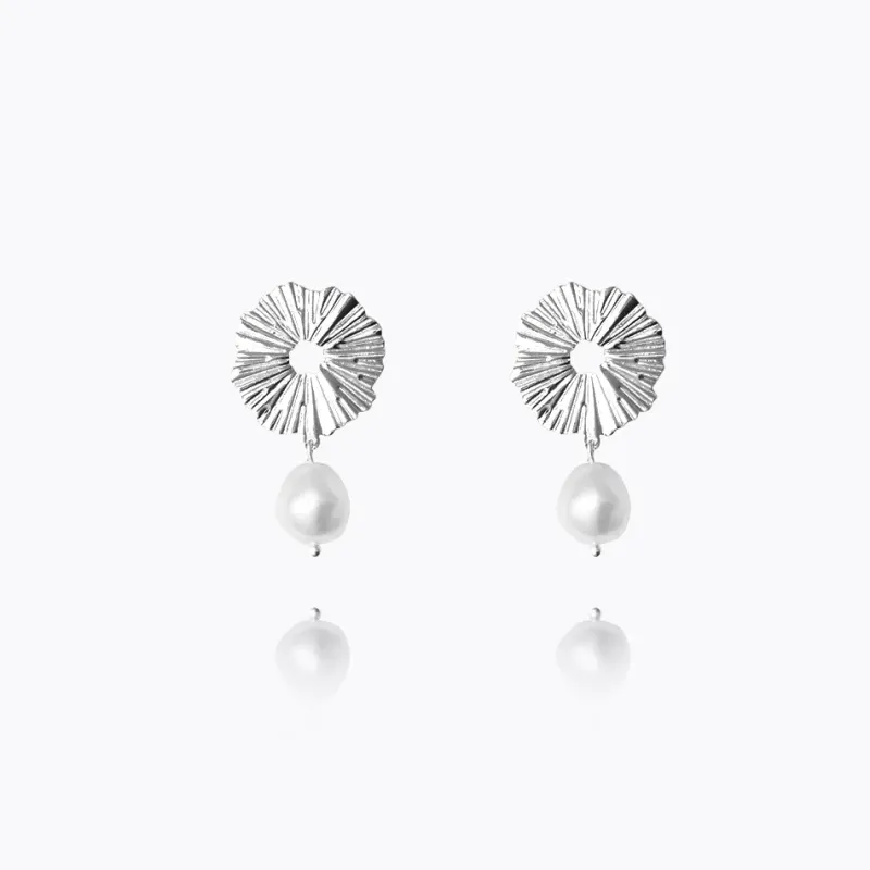 Vassia Örhängen / Pearl (Rhodium)>Caroline Svedbom Outlet
