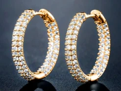 Runda Guldörhängen med 18K förgyllning och CZ stenar>Celine Estelle New