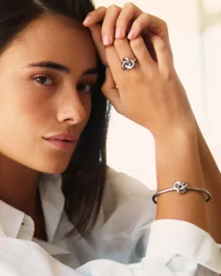 Infinity Knot Bangle Armband S Stål><noscript><img width=