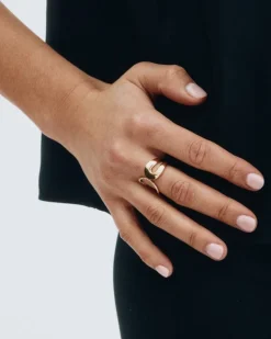 Plié Ring – Guld><noscript><img width=
