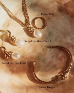 Swivel Halsband Pearl L – Guld><noscript><img width=