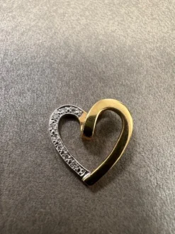 Hjärta i 18K Guld med Diamanter HJG012>