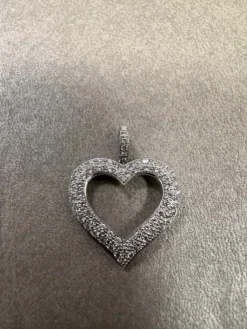 Hjärta i 18K Guld med Diamanter HJG004>