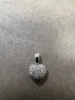 Hjärta i 18K Vitguld med Diamanter HJG017>