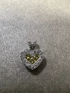 Hjärta i 18K Vitguld med Diamanter HJG024>