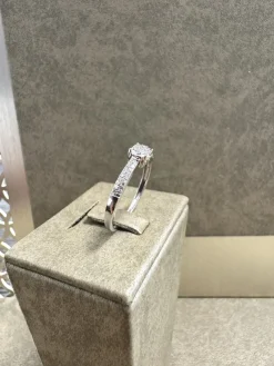 18K Guld – Solitär Ring – RBG049 ( Begagnad )><noscript><img width=