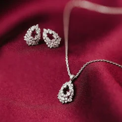Petite Miss Alice Halsband – Crystal (silver)><noscript><img width=