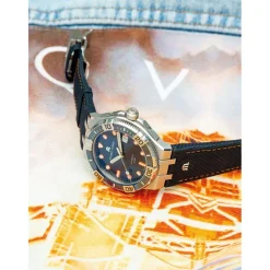 Maurice Lacroix Venturer 43mm Limited Edition AI6058-SS002-431-1><noscript><img width=