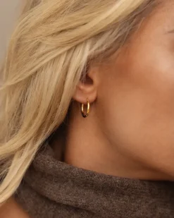 Slim Medium Hoops Örhängen Guld><noscript><img width=