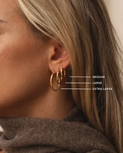 Slim Medium Hoops Örhängen Guld><noscript><img width=