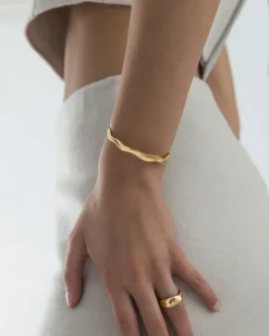 Mockberg Wavy Bolded Cuff Gold><noscript><img width=