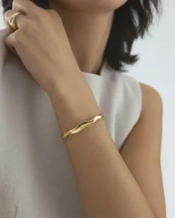 Mockberg Wavy Bolded Cuff Gold><noscript><img width=
