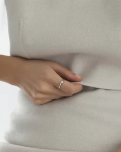 Wavy Petite Ring Silver><noscript><img width=