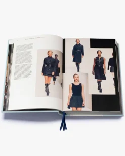 Prada Catwalk><noscript><img width=