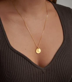 Syster P Beloved Big Bokstav Hänge Guld>Berlocker New