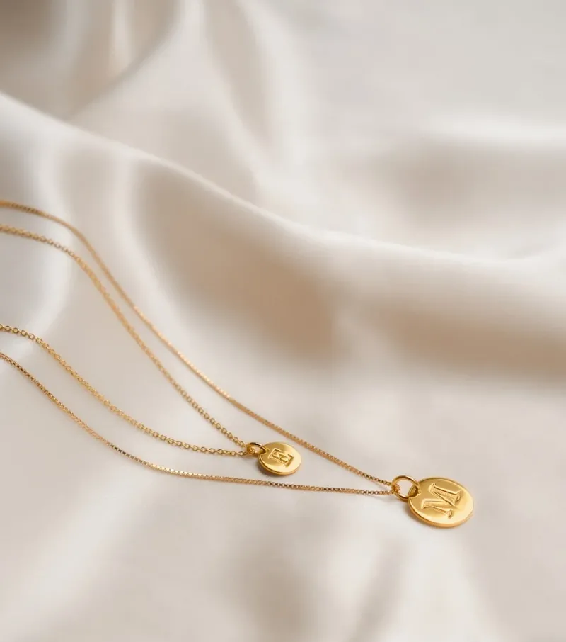Syster P Beloved Big Bokstav Hänge Guld>Berlocker New