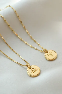 Syster P Beloved Zodie Hängsmycke Guld>Berlocker