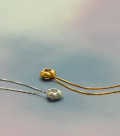 Syster P Bolded Wavy Guld><noscript><img width=