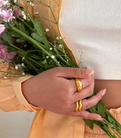 Syster P Bolded Wavy Ring Guld><noscript><img width=