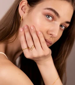 Syster P Tiny Arrow Ring Guld><noscript><img width=