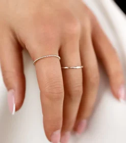 Syster P Tiny Twisted Ring Silver><noscript><img width=
