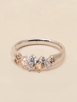 YLVA LI Meadow ring Champagne – Silver>Ringar